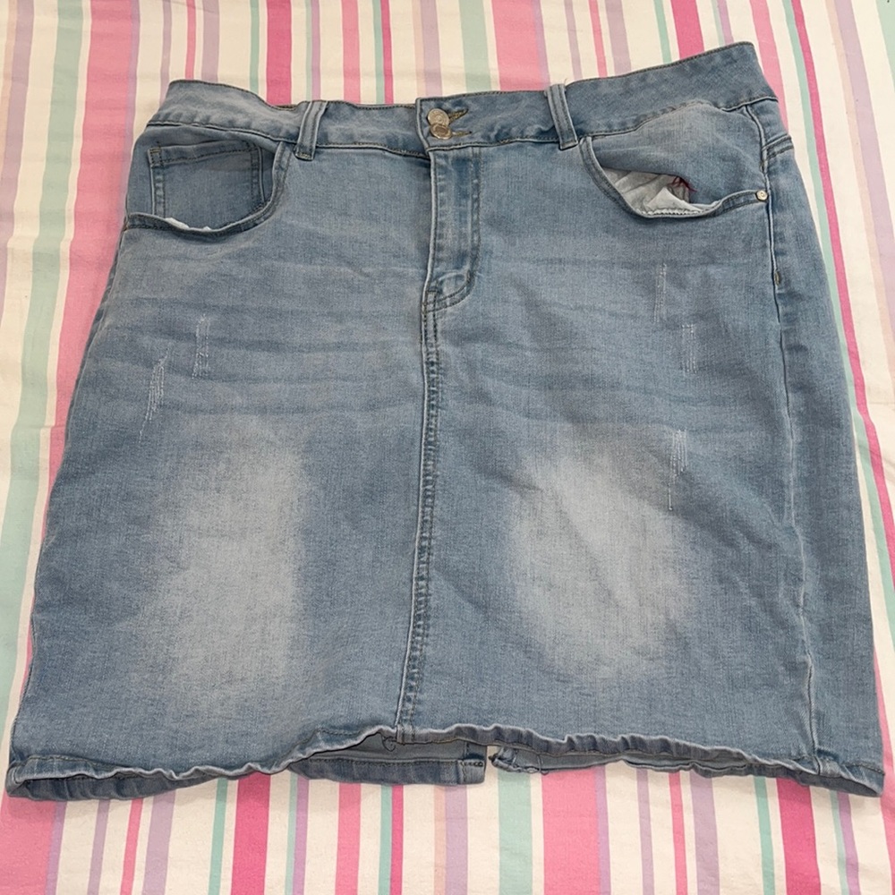 Light blue denim skirt, size 2X vintage violet skirt
